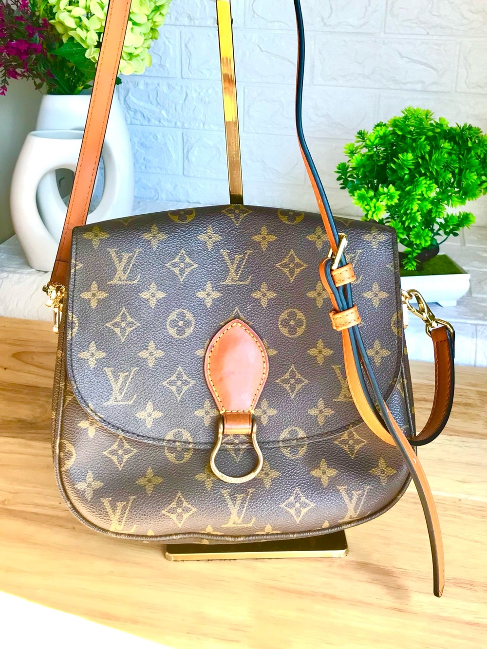 ✅Louis Vuitton GM size ST. CLOUD Monogram BAG